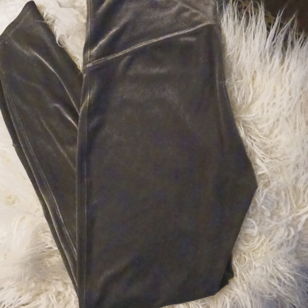 Spanx brand silver/Grey velour soft stretch pants size 2x.  Legs long